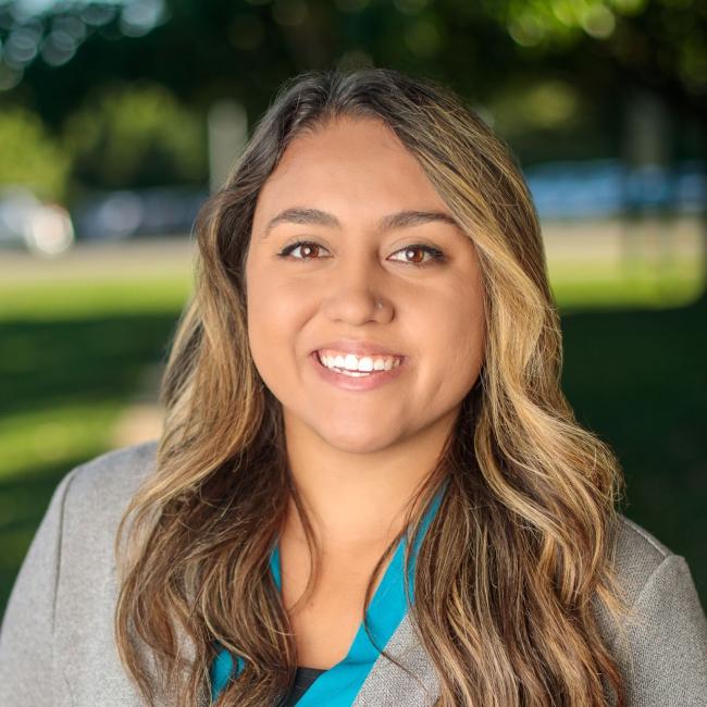 Tori Summey headshot